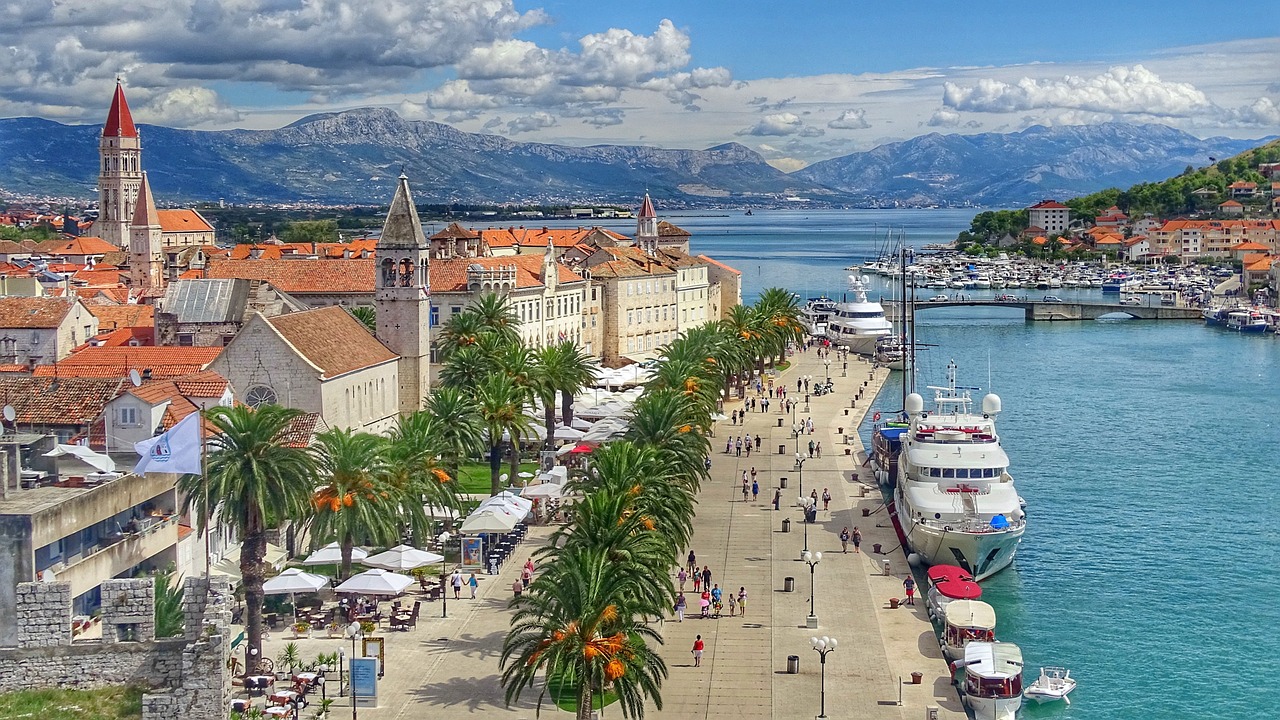 Starobylé lázeňské městečko Trogir patří mezi nejnavštěvovanější města Dalmácie